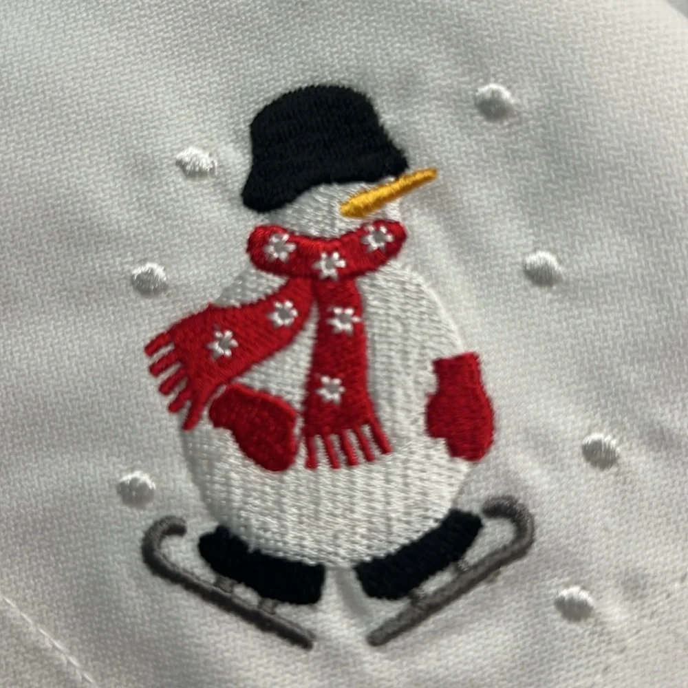 NEW set of 8 Crate & Barrel 100% cotton Embroidered Snowman 10” cocktail napkins